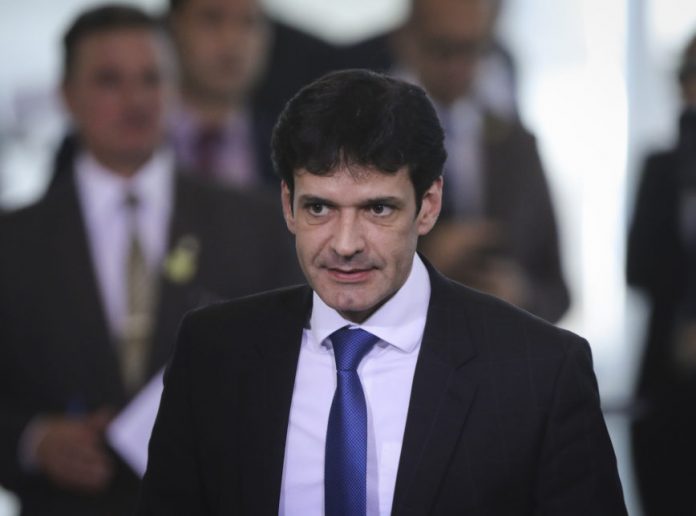Bolsonaro-Marcelo-Álvaro Antônio-Turismo-Armas-Municao-CAC-07Mai2019