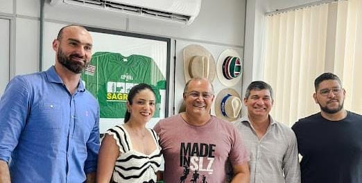 39318_secretario_jose_antonio_heluy_e_membros_da_associacao_dos_criadores_do_maranhao_143168529645579744.jpeg