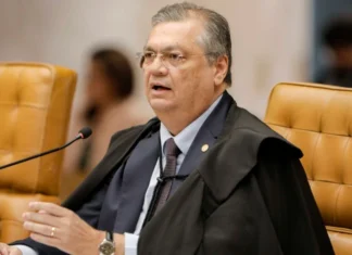 Polícia Federal vê possível ligação de ameaças a Dino e milícias digitais
